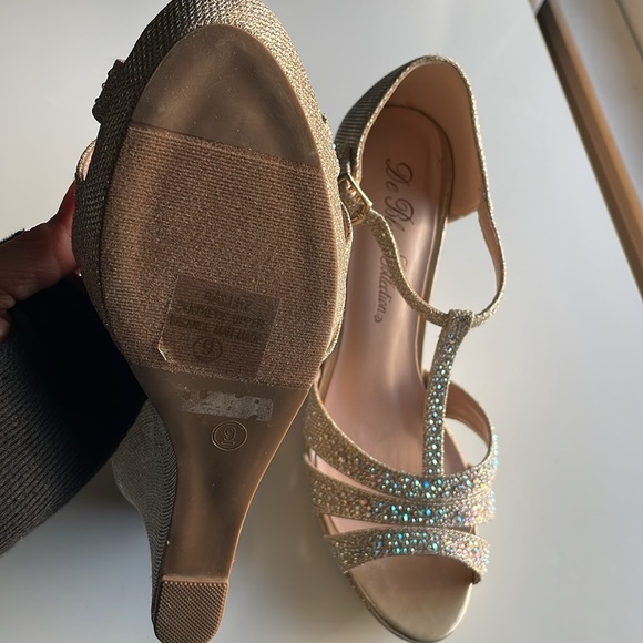 Wedge platform gold sandals - Picture 5 of 5